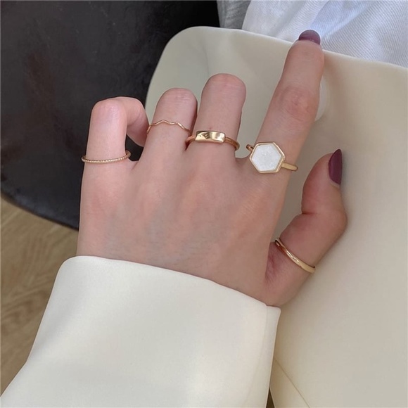 **KHADIJA* 5-Pc Gold Minimalist Fashion Ring Set - Picture 2 of 7